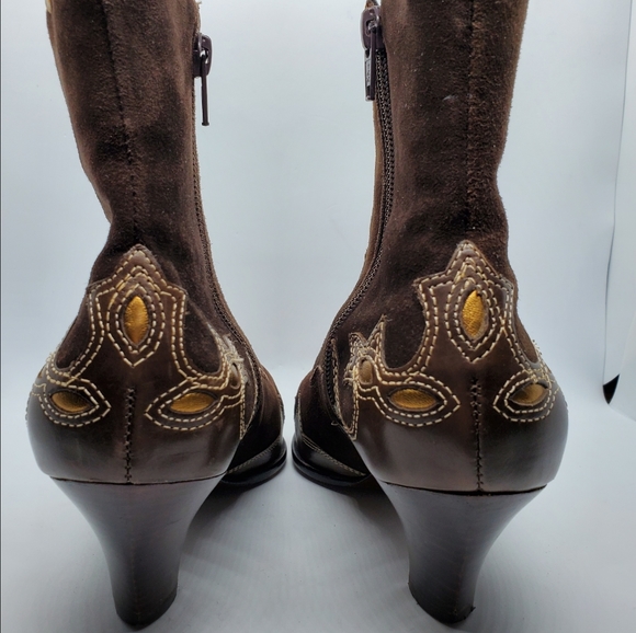 Antonio Melani Brown Suede Leather Women's 7M. - Picture 7 of 8